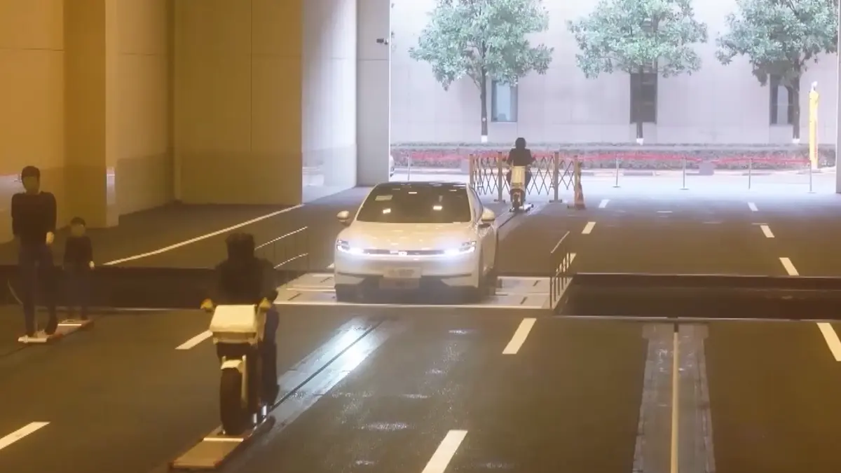 مختبر متطور للقيادة الذكية يدخل الخدمة في جنوب غرب الصين