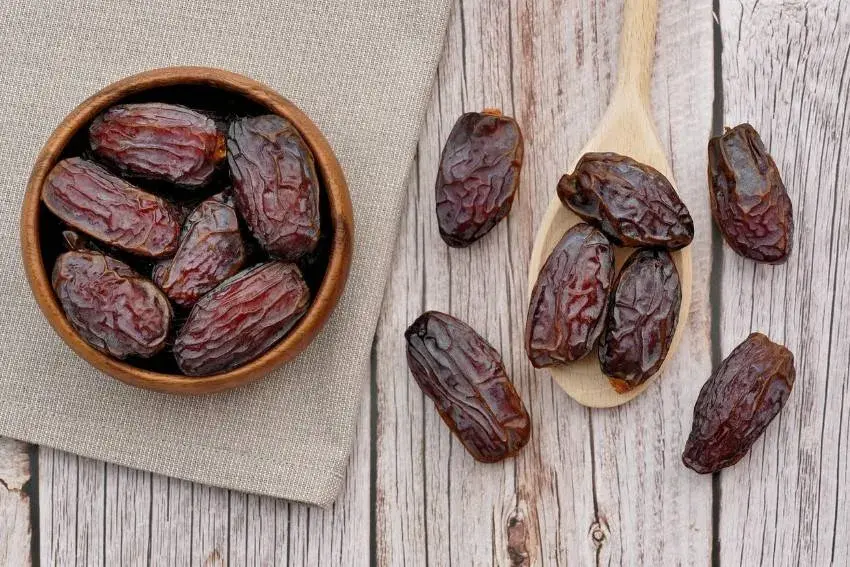 ما فوائد تناول التمر في رمضان؟