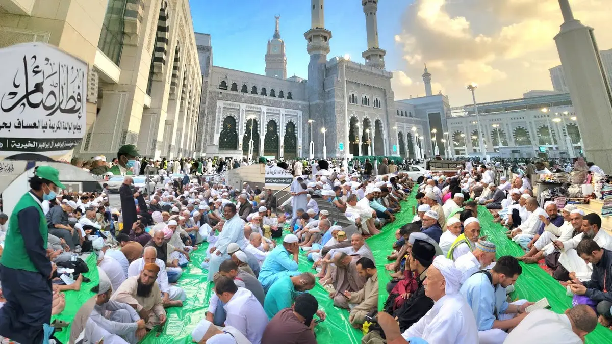 «رمضان 2026».. «البلديات والإسكان» تؤهل 370 مطبخًا لإعاشة ضيوف الرحمن