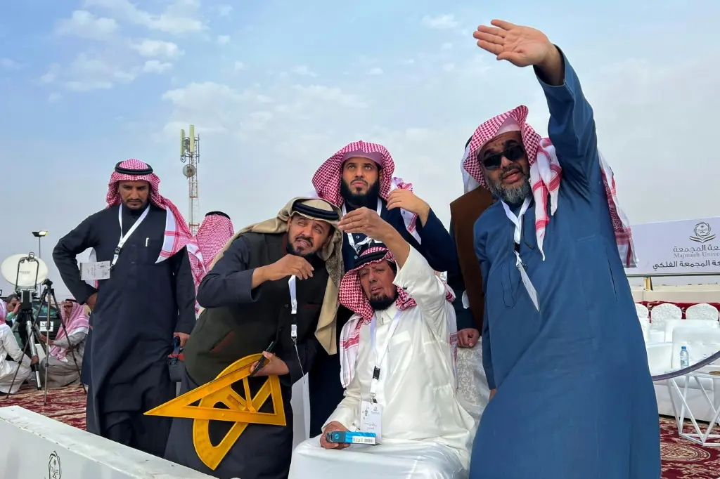 السعودية والإمارات وقطر تعلن الأربعاء أول أيام رمضان