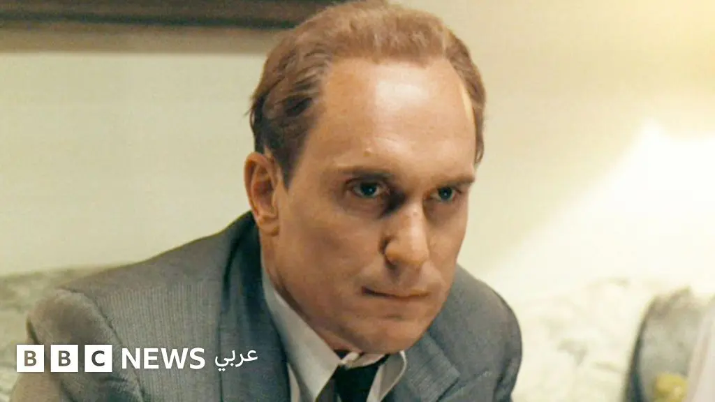 روبرت دوفال: رحيل نجم فيلم "العرّاب" وهوليوود عن 95 عاماً - BBC News عربي