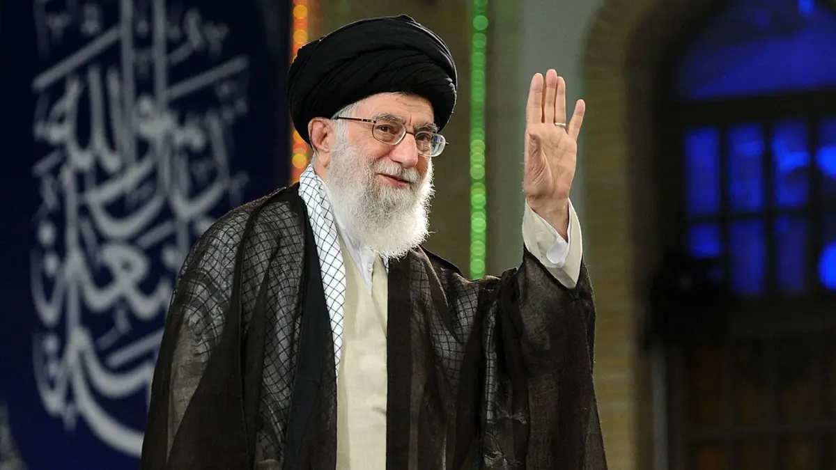 خامنئي يرد على تهديدات ترمب: "لا أحد يستطيع القضاء علينا".. ويتوعد أمريكا بـ"صفعة تمنعها من النهوض"
