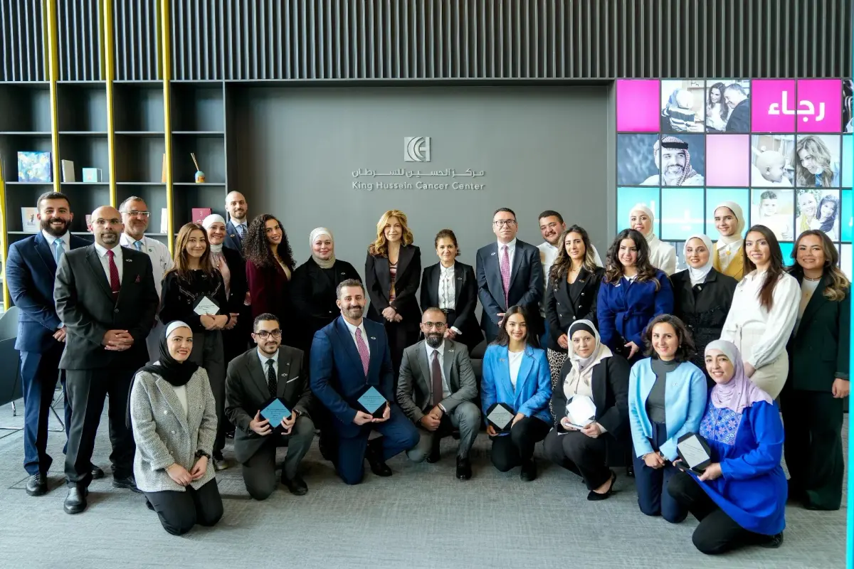 هاشتاق عربي - الأميرة غيداء تكرِّم البنك العربي لرعايته برنامج "العودة إلى المدرسة"