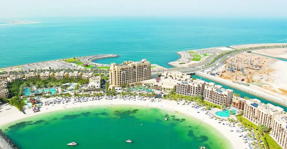 «مركز رأس الخيمة» يكشف عن فندق ووحدات سكنية بعلامة تجارية