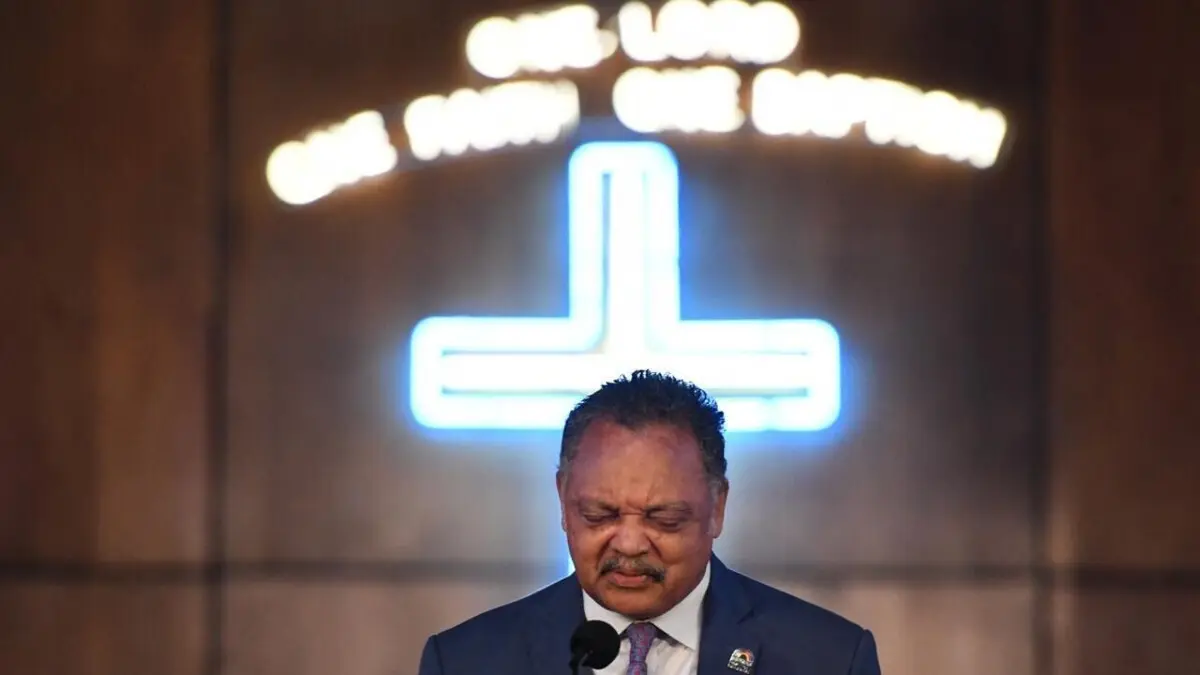 رحيل جيسي جاكسون القس والمناضل البارز من أجل حقوق الأمريكيين السود