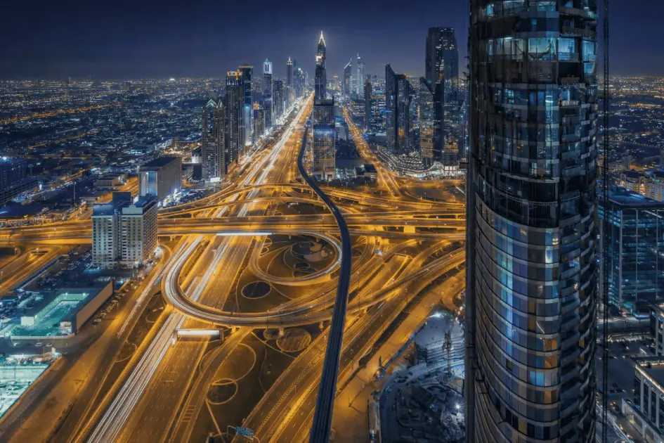 ركاب دبي وأبوظبي يوفرون 34 ألف ساعة سنوياً بفضل التوجيه الذكي