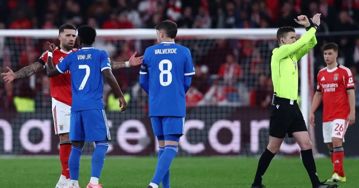 ما هو بروتوكول مكافحة العنصرية المفعَّل في مباراة بنفيكا وريال مدريد؟