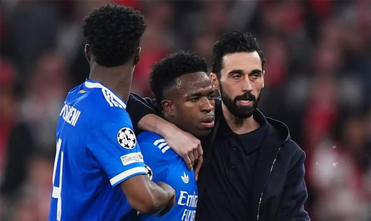 ميكا ريتشاردز: بريستياني "جبان" وأشعر بالشفقة على فينيسيوس