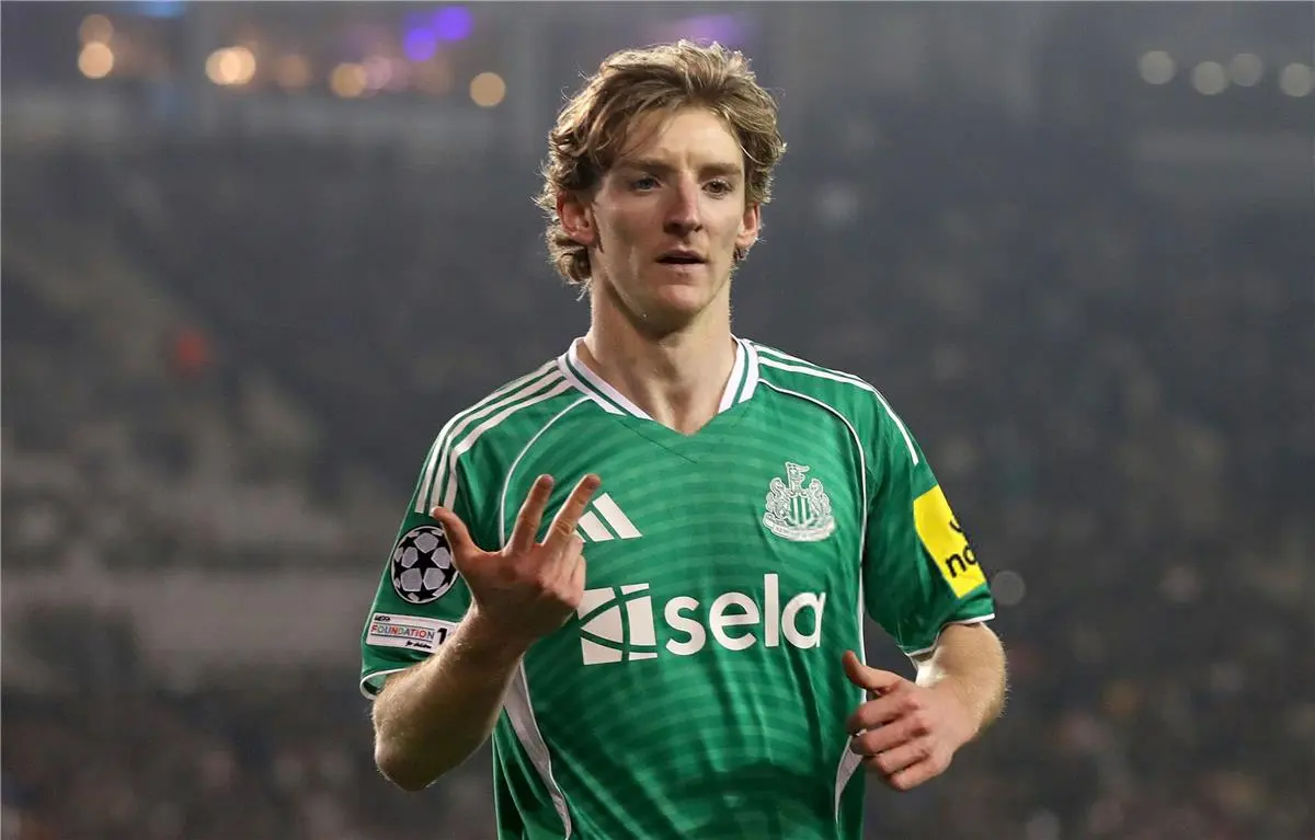 "لم يحققه رونالدو وميسي".. رقم قياسي مميز لـ جوردون بعد السوبر هاتريك أمام قره باج