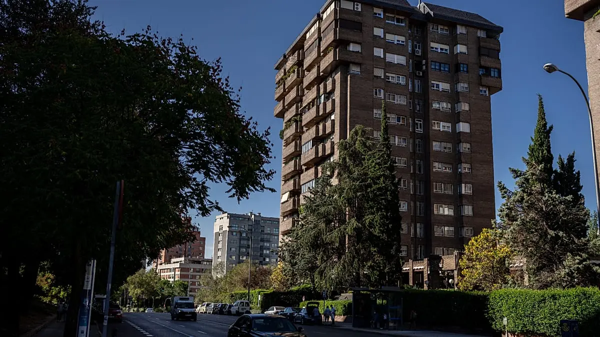 حجز أجنحة فاخرة بـ"سنت واحد" وتسبب بخسائر فادحة.. توقيف شاب في إسبانيا بتهمة الاحتيال الإلكتروني