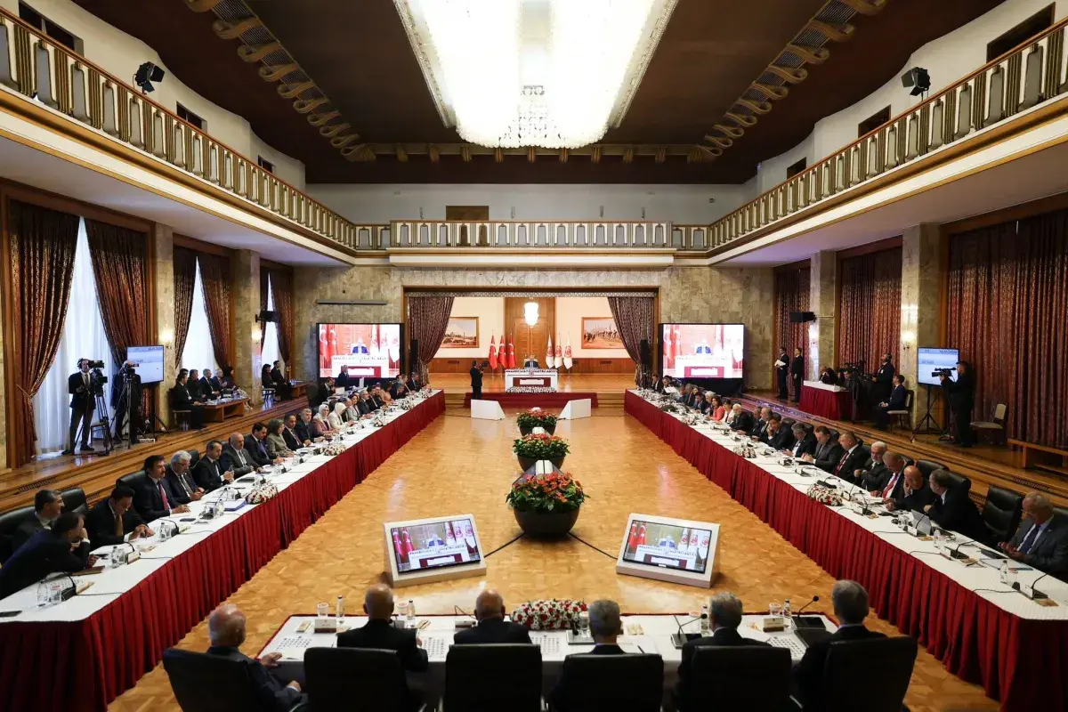 أوجلان يعلن بدء «الاندماج الديمقراطي»