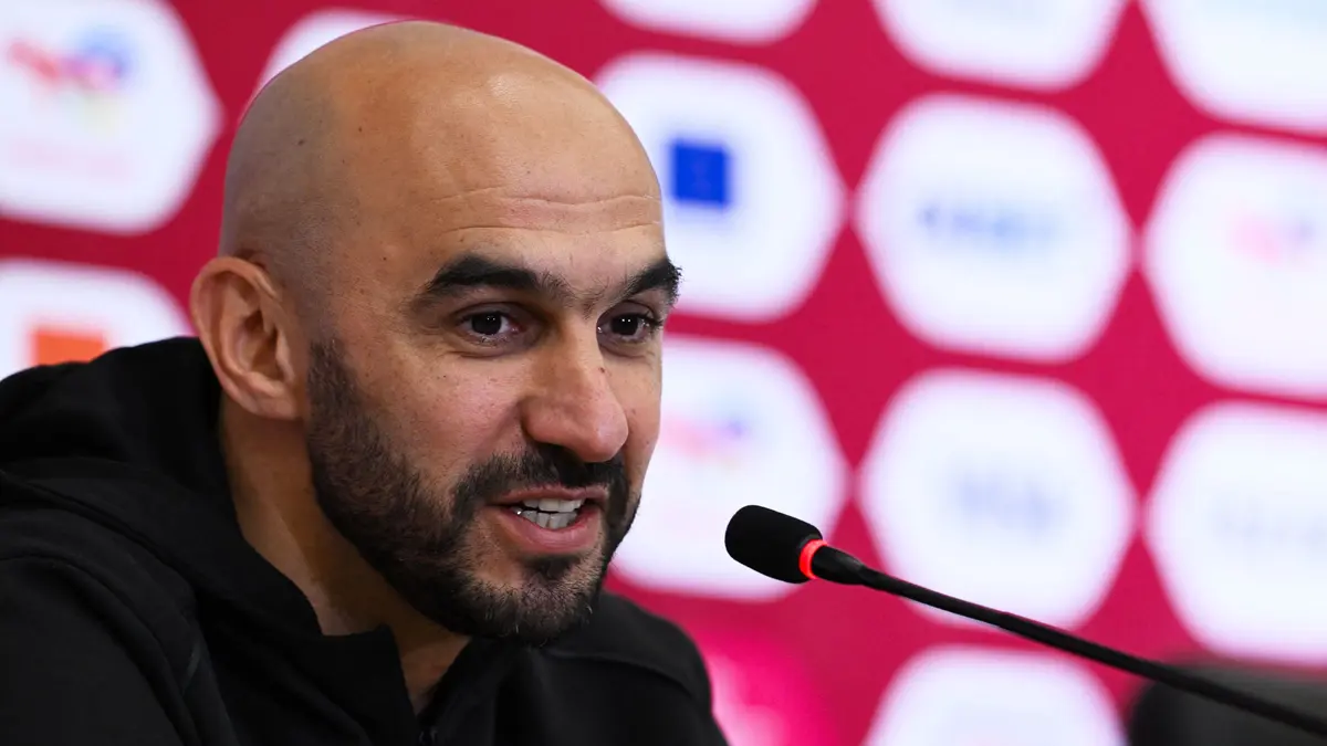 أزمة معقدة تقرب الركراكي من قيادة مارسيليا