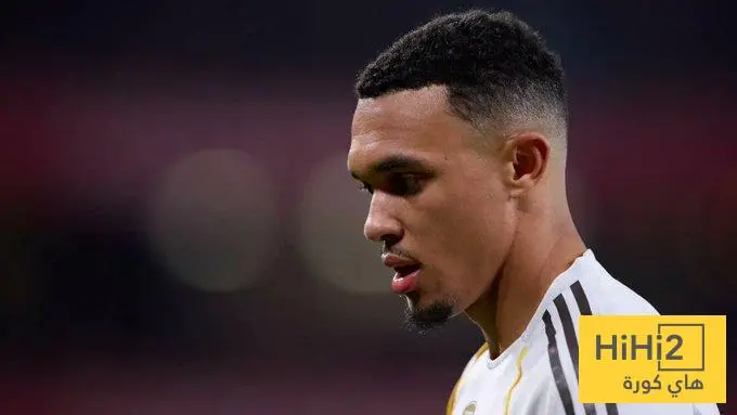 أرنولد يغطي أكبر عيب في نجمي الريال !