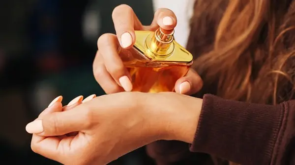 زهرة الخليج - عطور جلدية فاخرة تأسر الحواس.. في ليالي رمضان الشرقية