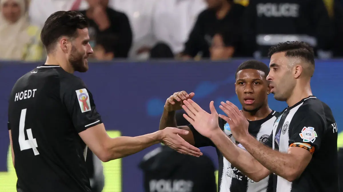 دستة أهداف وسداسية حمدلله.. الشباب يكتب التاريخ بعد رحيل ألجواسيل