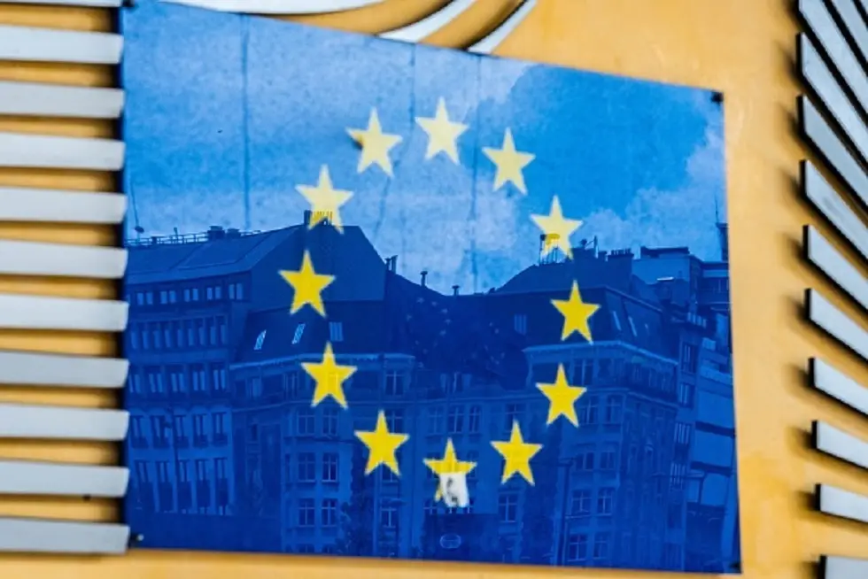 "بوليتيكو": الاتحاد الأوروبي عاجز عن تمويل دوله المجاورة لروسيا