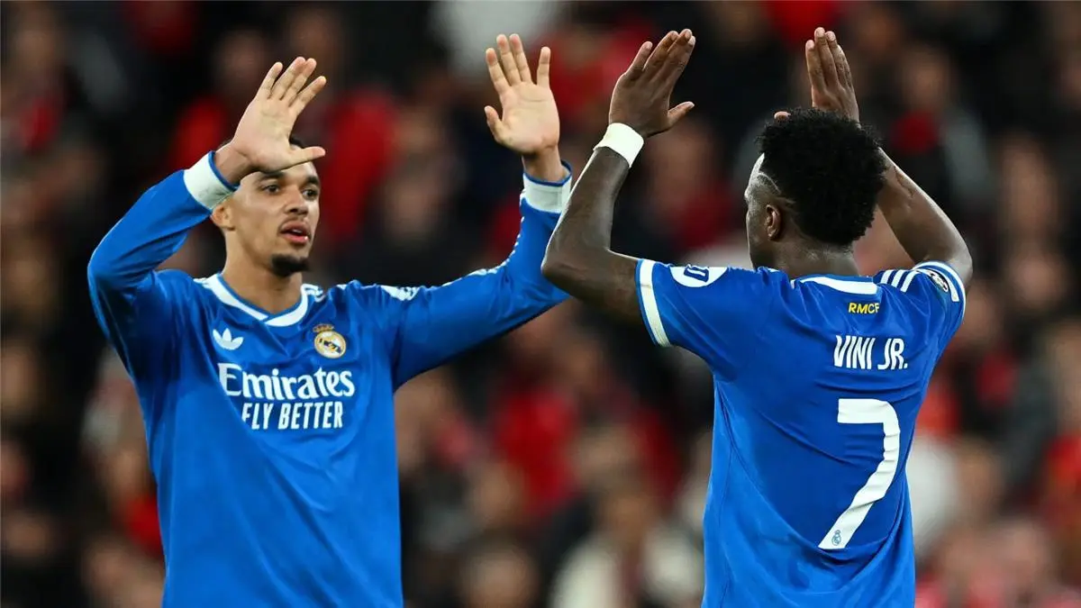 أرنولد: فينيسيوس تصرف بأفضل طريقة.. وما حدث معه "عار"