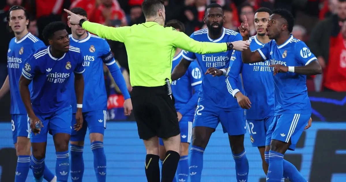 إيقاف مباراة بنفيكا وريال مدريد بعد مشكلة فينيسيوس