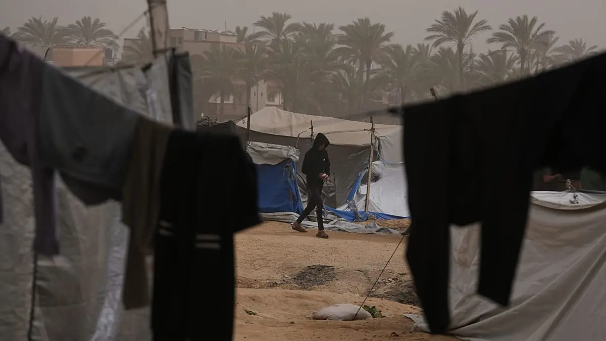 رمضان فلسطيني مثقل بالتصعيد: قصف في غزة.. وقيود أمنية في الضفة الغربية