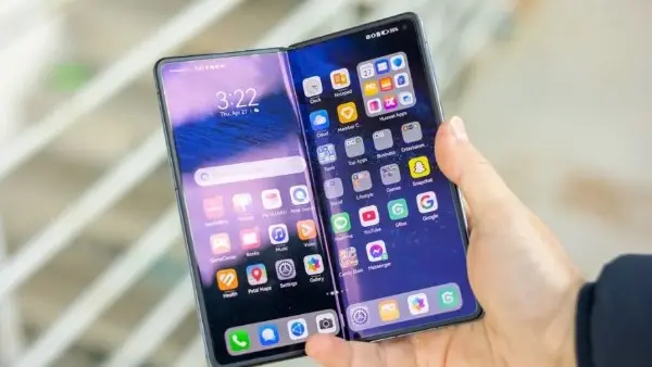 عودة الهواتف الضخمة.. هواوي وفيفو يختبران جهازا غامضا بشاشة عملاقة