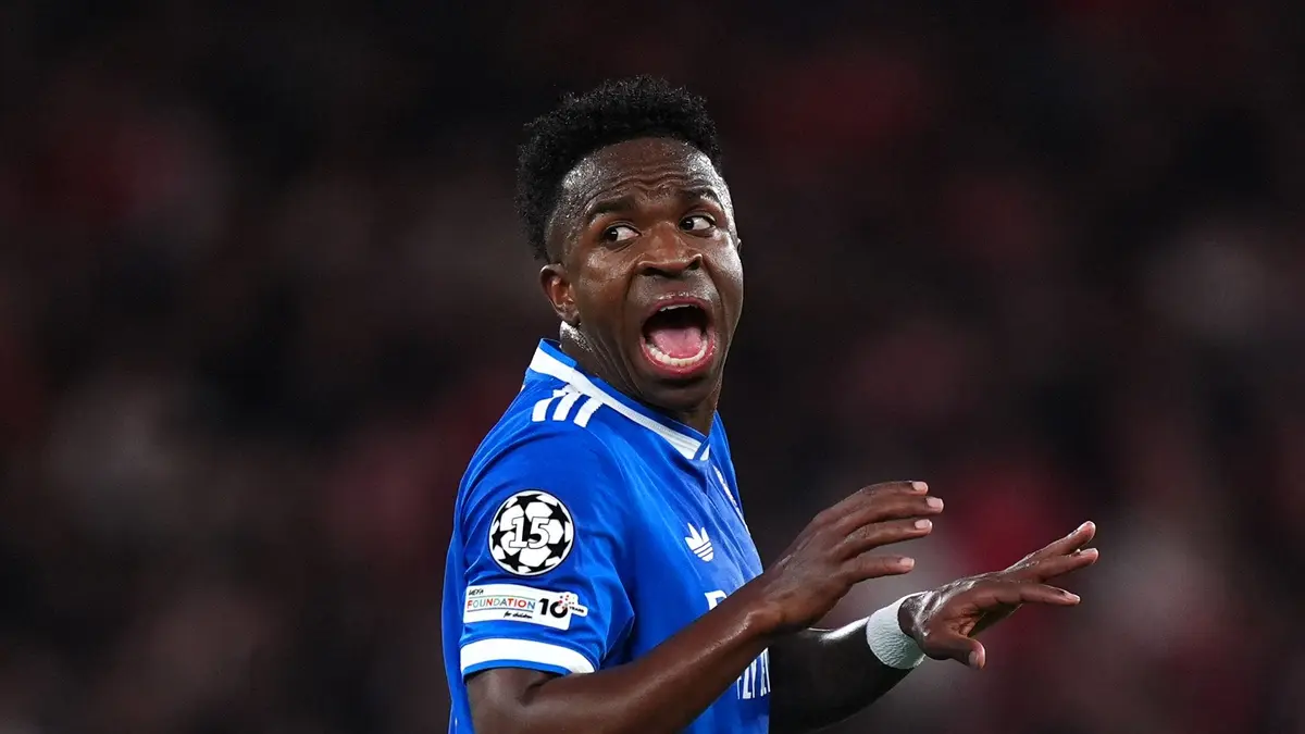 فينيسيوس يصرخ: العنصريون جبناء.. والبروتوكول لم يجدِ نفعًا