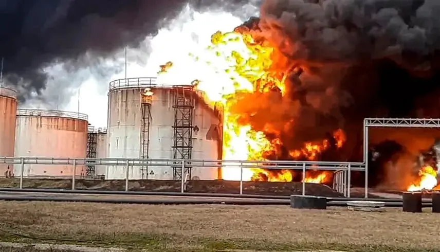 أوكرانيا تقصف ميناءً استراتيجياً للنفط في روسيا - موقع 24