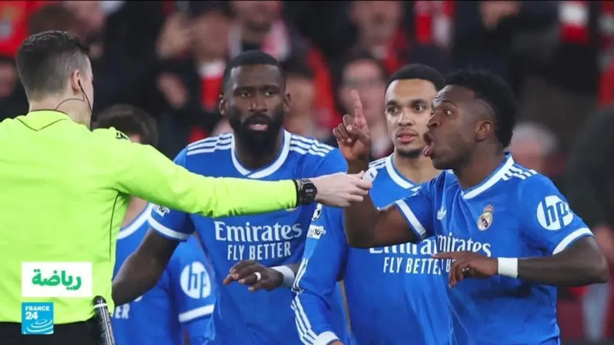 إهانة عنصرية ضد فينيسيوس جونيور في مباراة فريقه ريال مدريد ضد بنفيكا