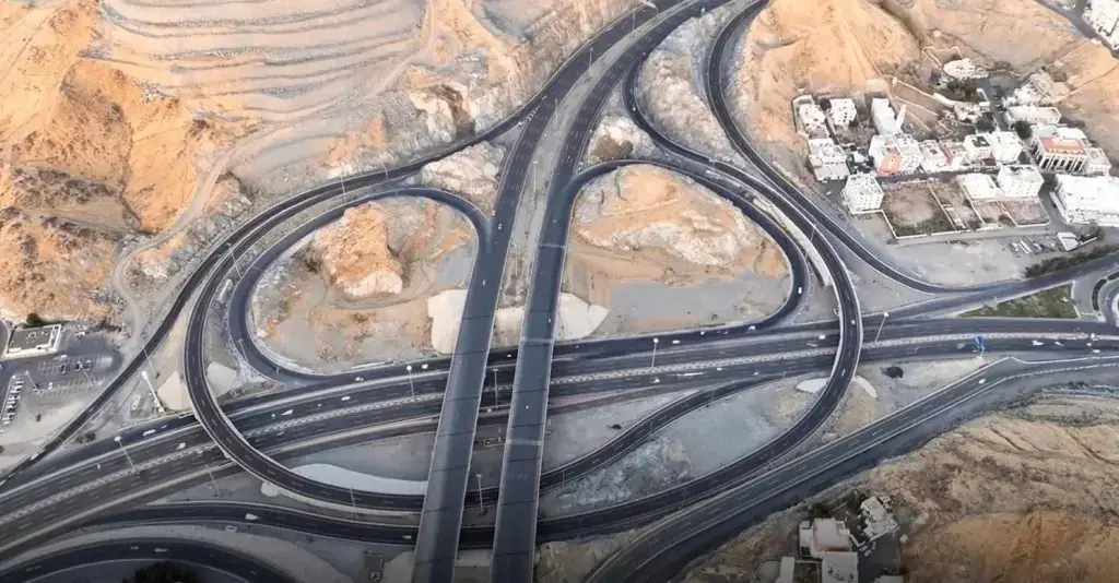 تشغيل تقاطع الدائري الرابع مع طريق السيل بمكة