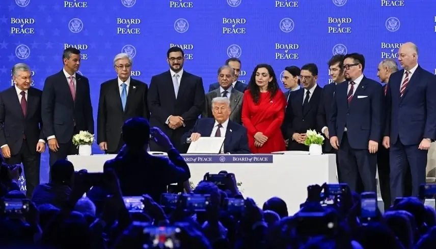 ترامب يتعهد بمليارات الدولارات لمجلس السلام في غزة - موقع 24