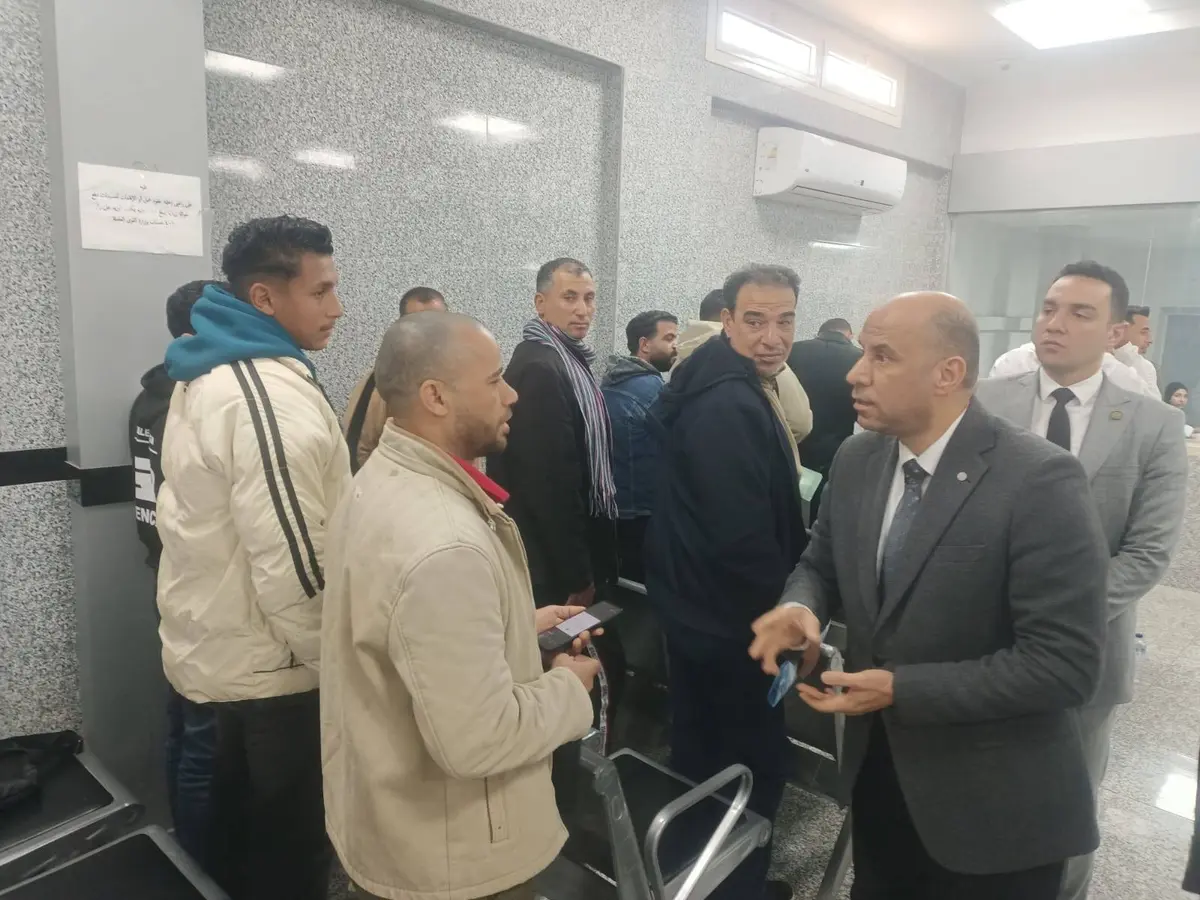 توجيهات وزارية بسرعة إعداد تطبيق إلكتروني لحجز مواعيد توثيق عقود العمل بالخارج - أموال الغد