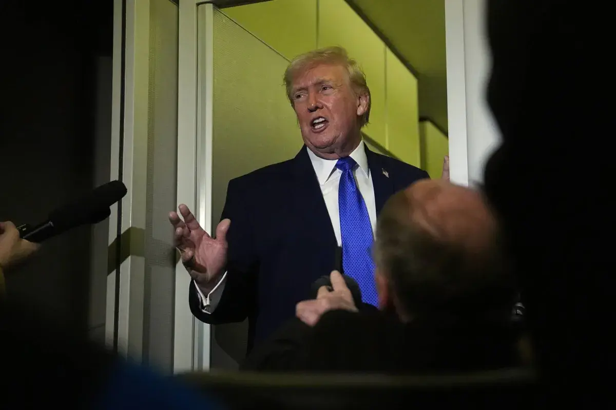 ترمب يتهم أوباما بكشف «معلومات سرية» بقوله إن الكائنات الفضائية حقيقية