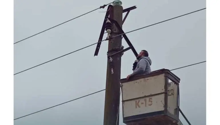 عاصفة هوائية تُخرج عشرات خطوط الكهرباء عن الخدمة في حمص