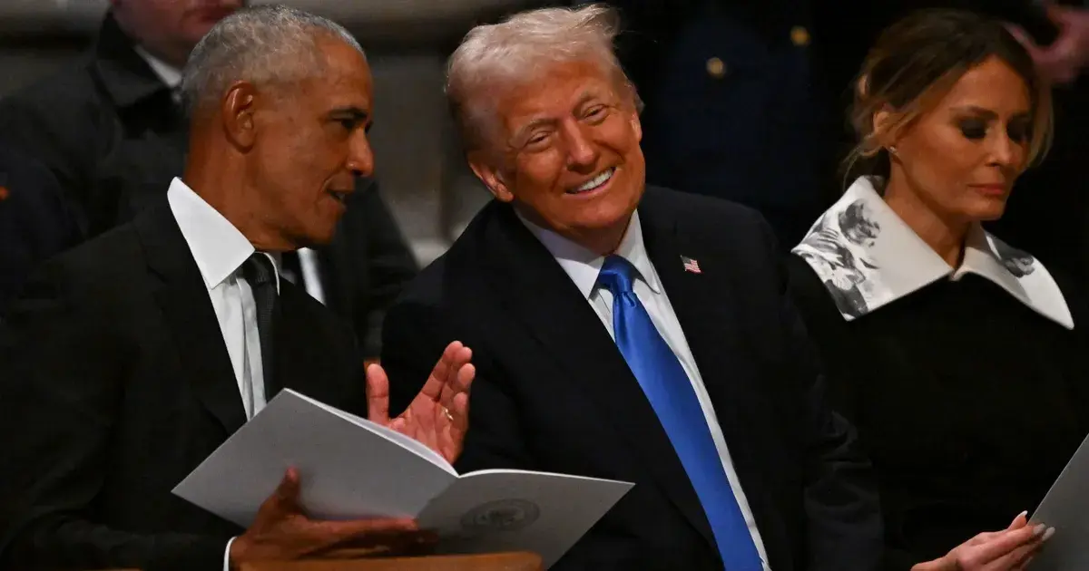 ترمب يتهم أوباما بكشف معلومات سرية حول "الكائنات الفضائية"