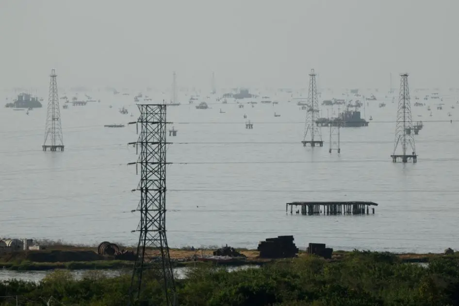 واشنطن «تسمح» لشركة نفط فرنسية باستئناف العمال في فنزويلا