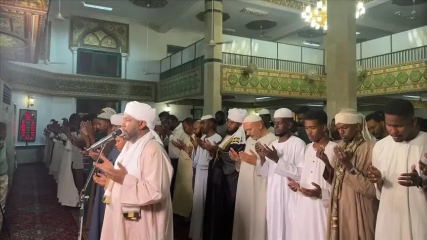 أول صلاة تراويح بالخرطوم بعد طرد (قوات الدعم السريع)