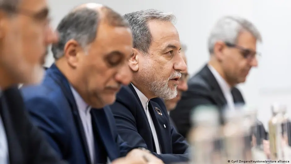 المحادثات الإيرانية الأمريكية.. دبلوماسية على وقع التهديد