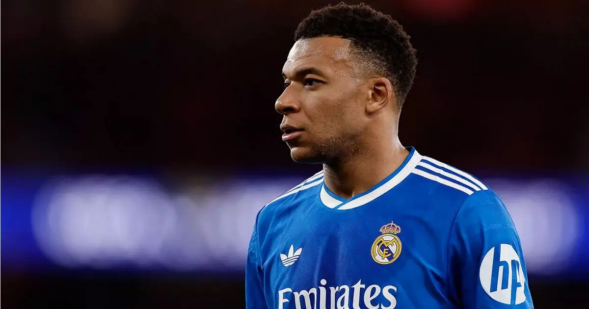 كيليان مبابي ينال 4 ملايين يورو من باريس سان جيرمان.. ونزاعهما مستمرّ