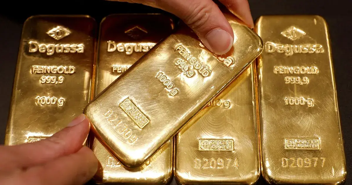 الذهب يتراجع وسط ارتفاع الدولار.. وترقب لبيانات تضخم أميركية