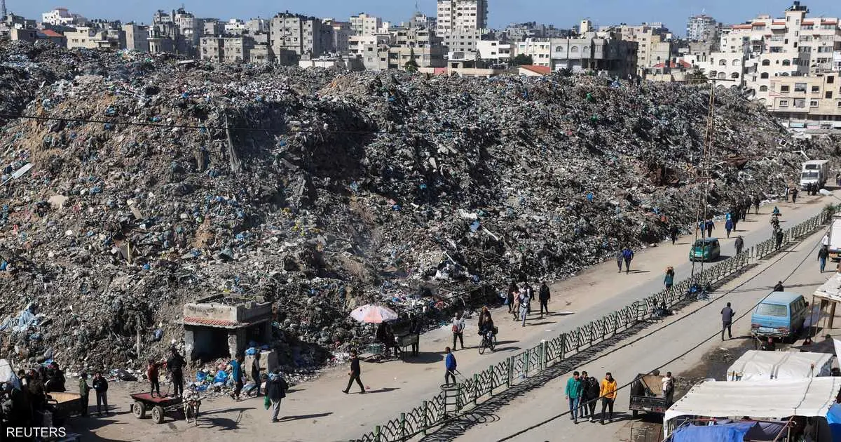 ميلادينوف: 2000 فلسطيني تقدموا إلى قوة الشرطة الجديدة في غزة