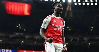 ساكا يوقّع عقداً طويل الأمد مع آرسنال