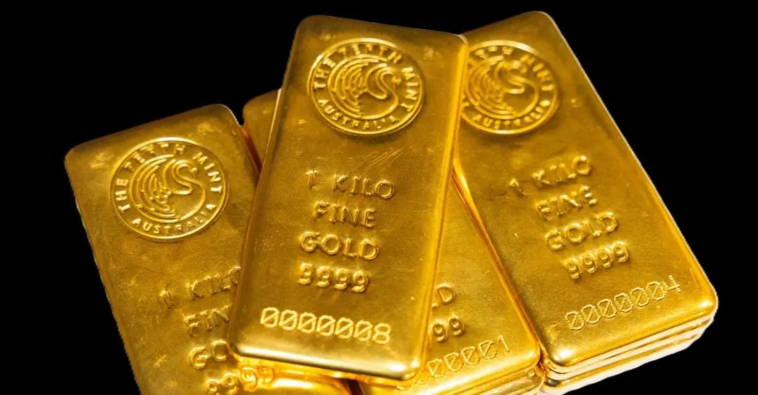 الذهب يتراجع في المعاملات الفورية.. والعقود الآجلة تصعد