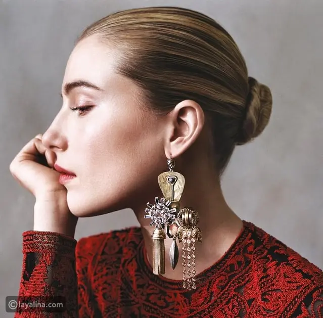 كيفية اختيار الأقراط للون العين