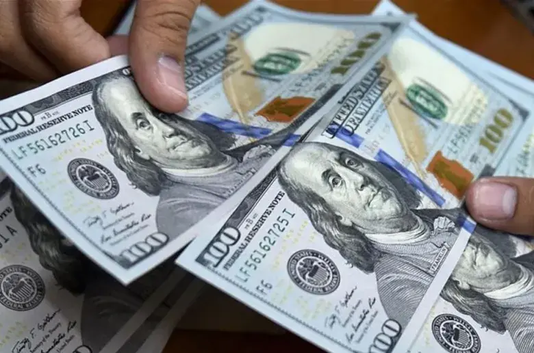 الدولار يسجل أفضل أداء أسبوعي منذ أكتوبر مع تراجع رهانات خفض الفائدة الأمريكية - أموال الغد