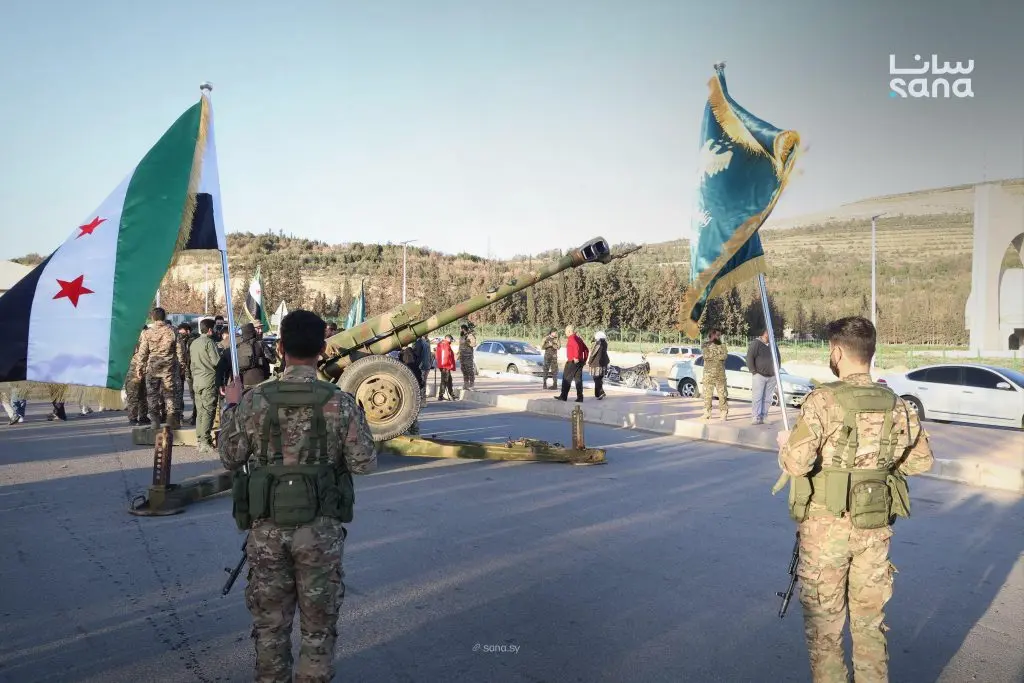 وحدات من الجيش تطلق مدفع رمضان في ساحة الجندي المجهول بدمشق