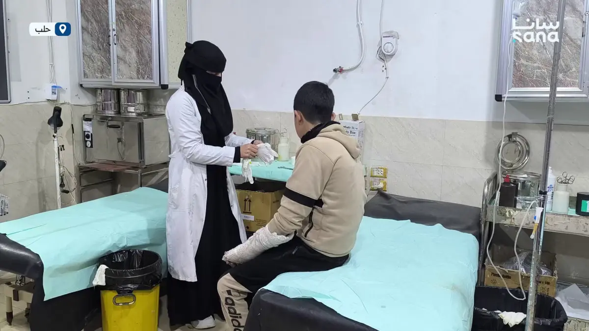 الكوادر الطبية في مشفى الأتارب الجراحي بريف حلب يواصلون عملهم بإخلاص خلال شهر رمضان المبارك