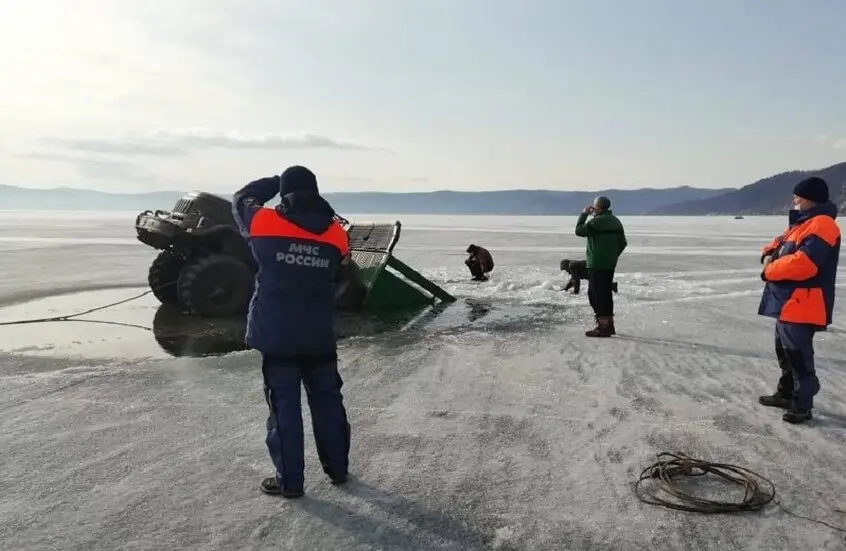 مصرع سبعة أشخاص بغرق حافلة ركاب في بحيرة بايكال الروسية