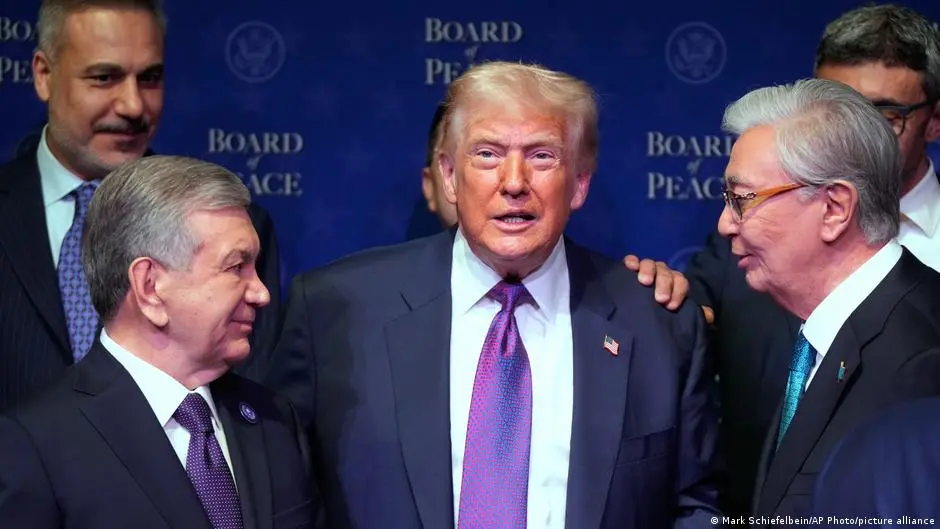 هل تهدد خطة ترامب للسلام بتقسيم غزة وضم الضفة الغربية؟