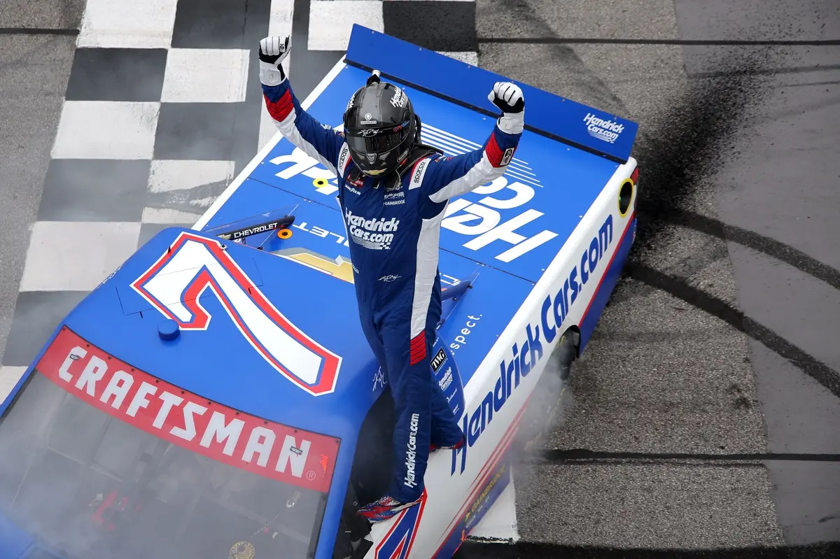 Kyle Busch wins third straight Atlanta NASCAR Truck race with late charge