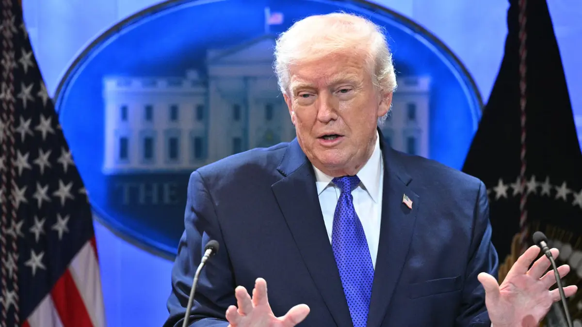 ترامب يعلن فرض 15% رسوم جمركية عالمية "بأثر فوري"