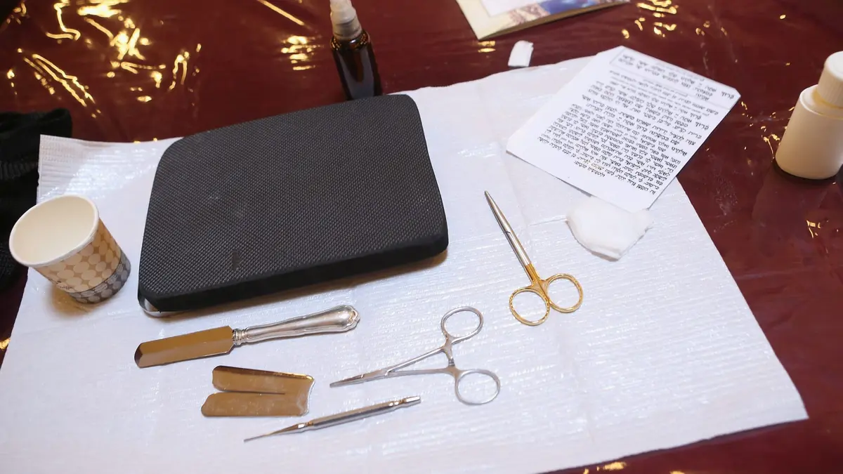 سفير أمريكي يدافع عن عمليات الختان بدولة أوروبية.. ماذا نعلم؟